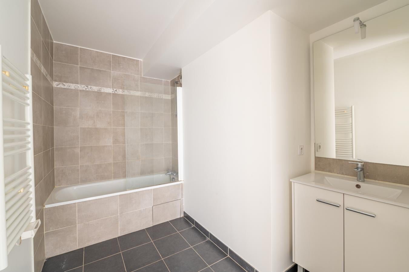 Flat Avenue Aristide Briand in Livry-Gargan