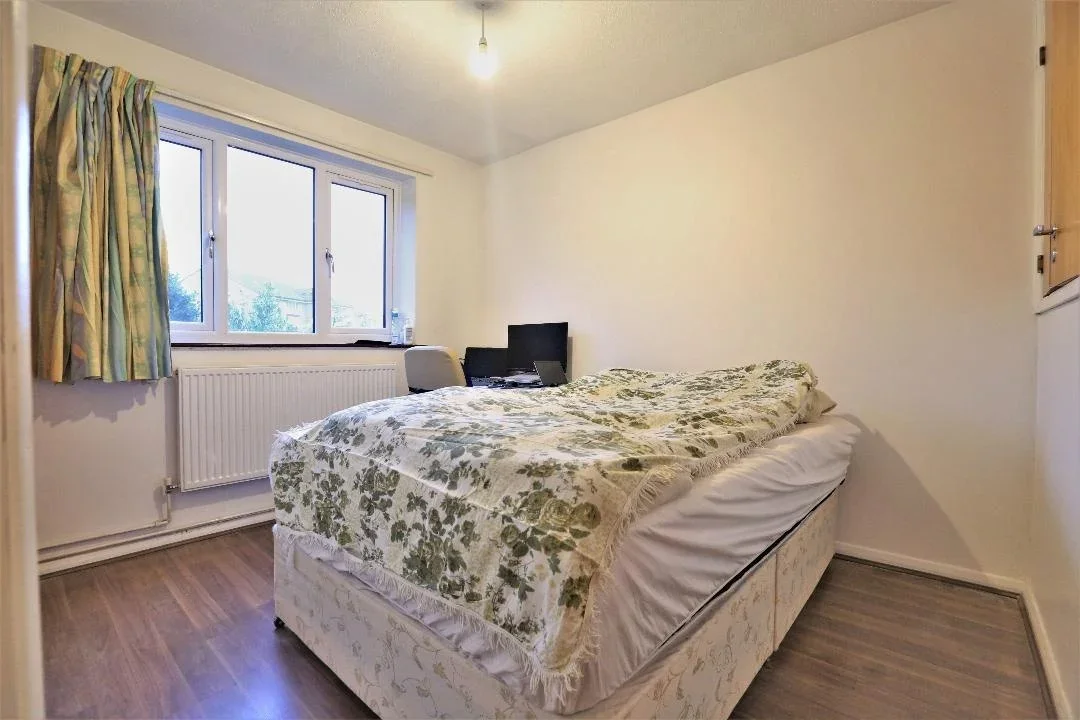 House Grove Road in Greater London
