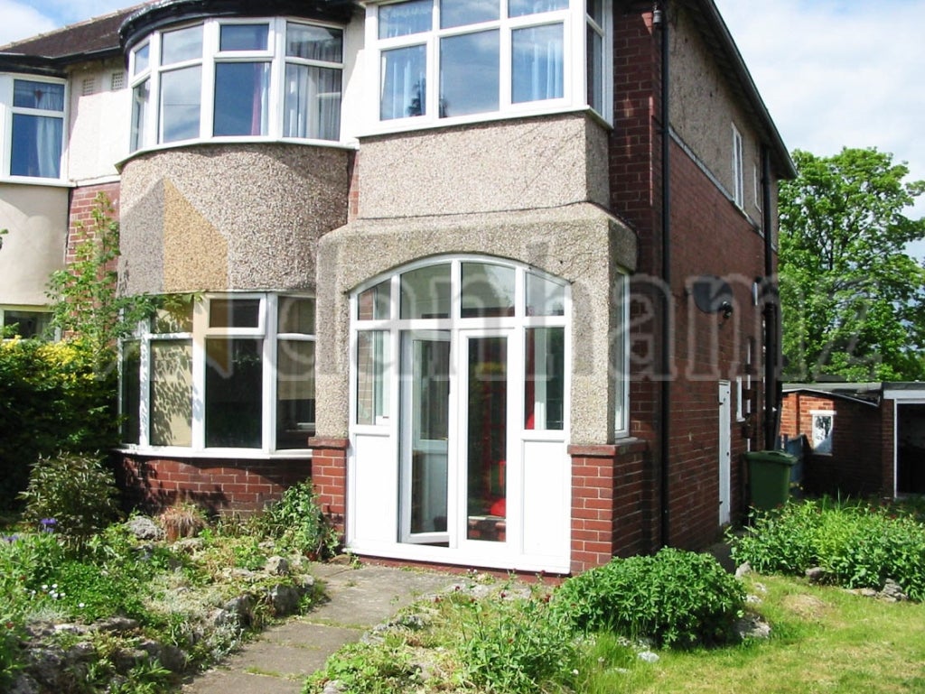Flat St Anne's Road in Leeds