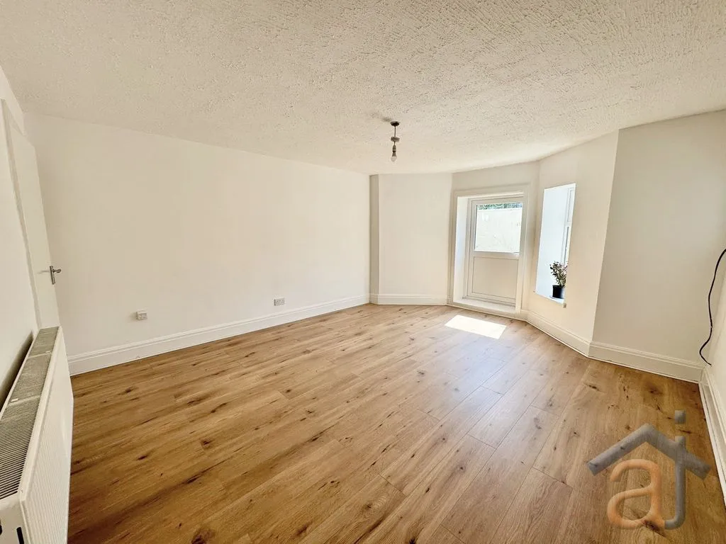 Flat Avondale Road in Southport