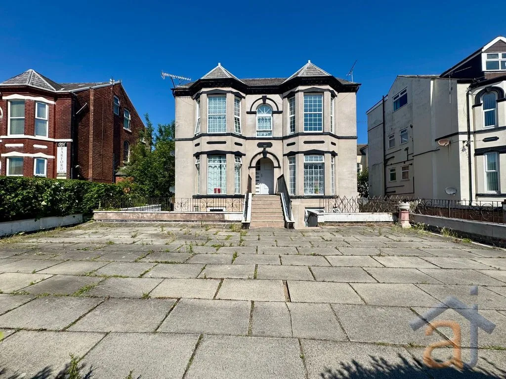 Flat Avondale Road in Southport