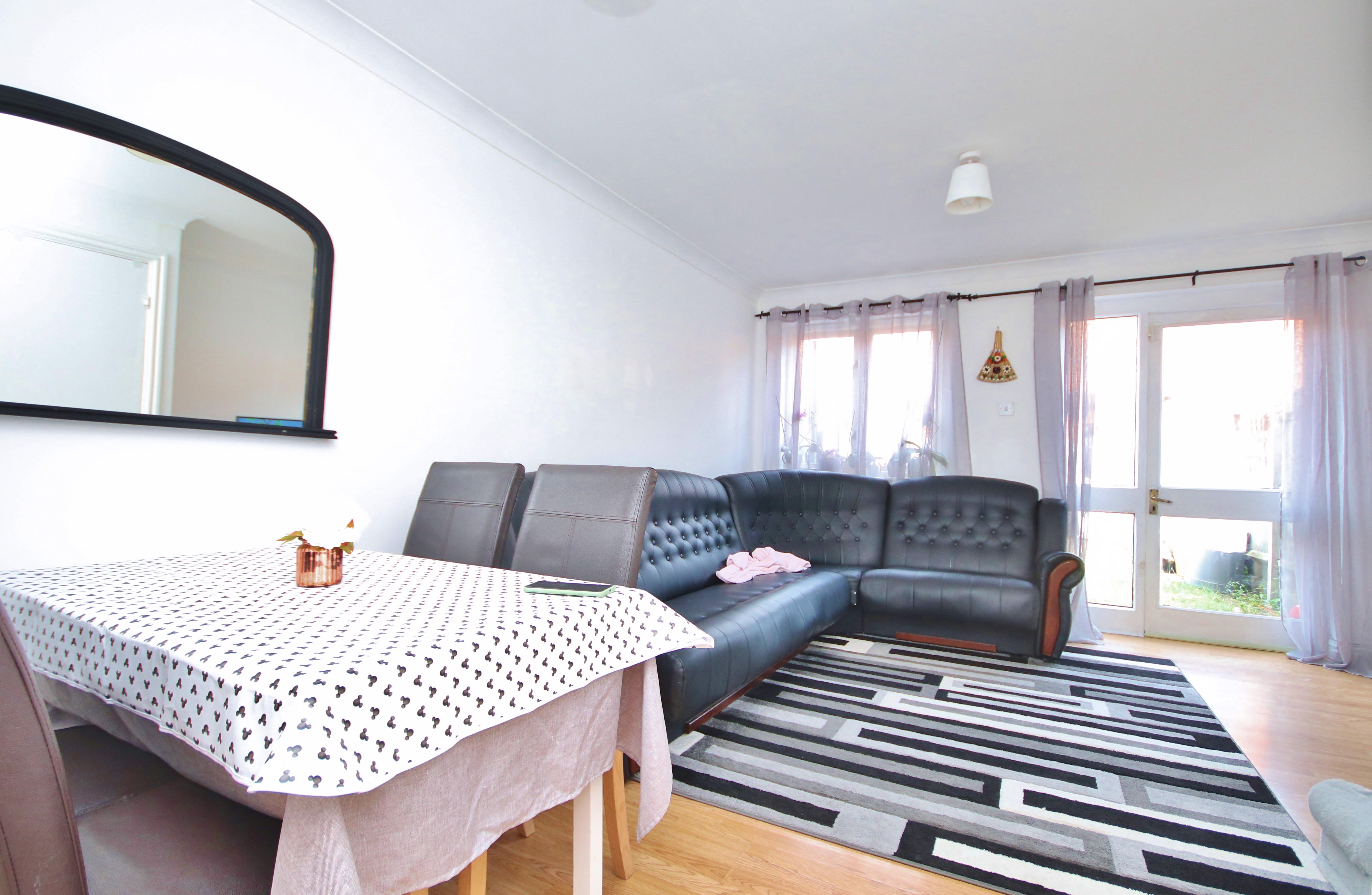 House Thomas Cribb Mews in Greater London