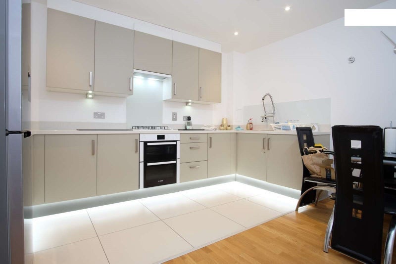 Room White Horse Lane in Greater London