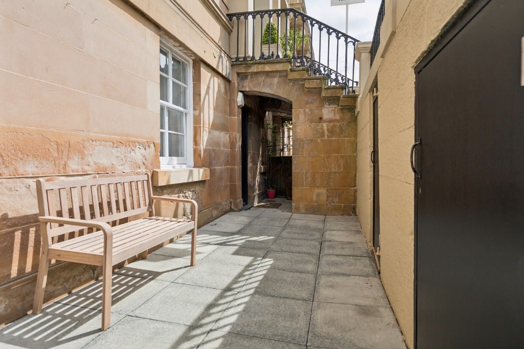 Flat Kirklee Terrace in Glasgow