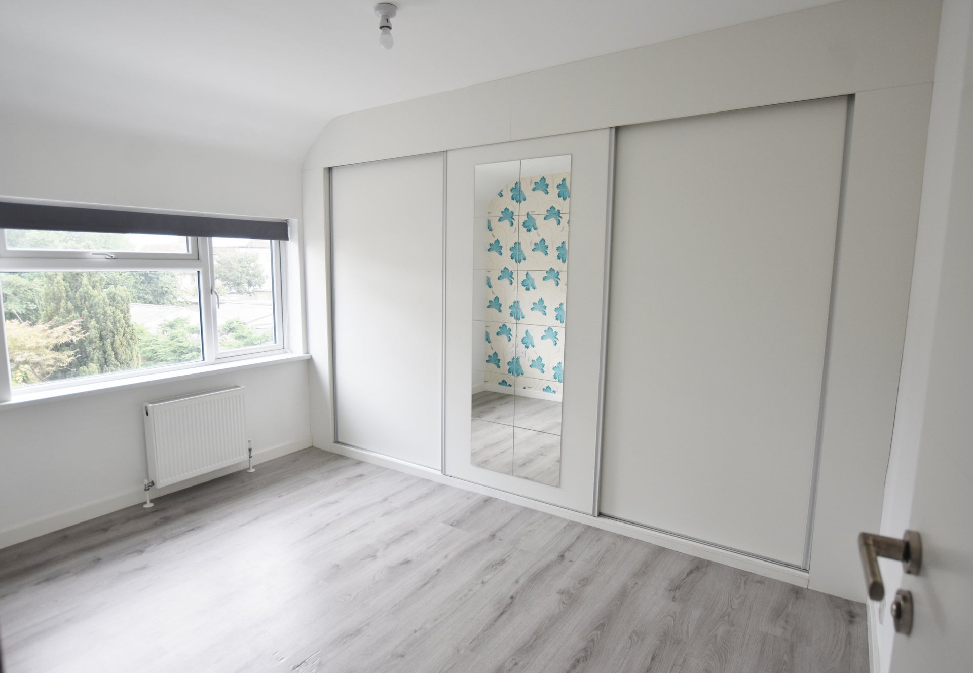 Flat Hazeltree Lane in London