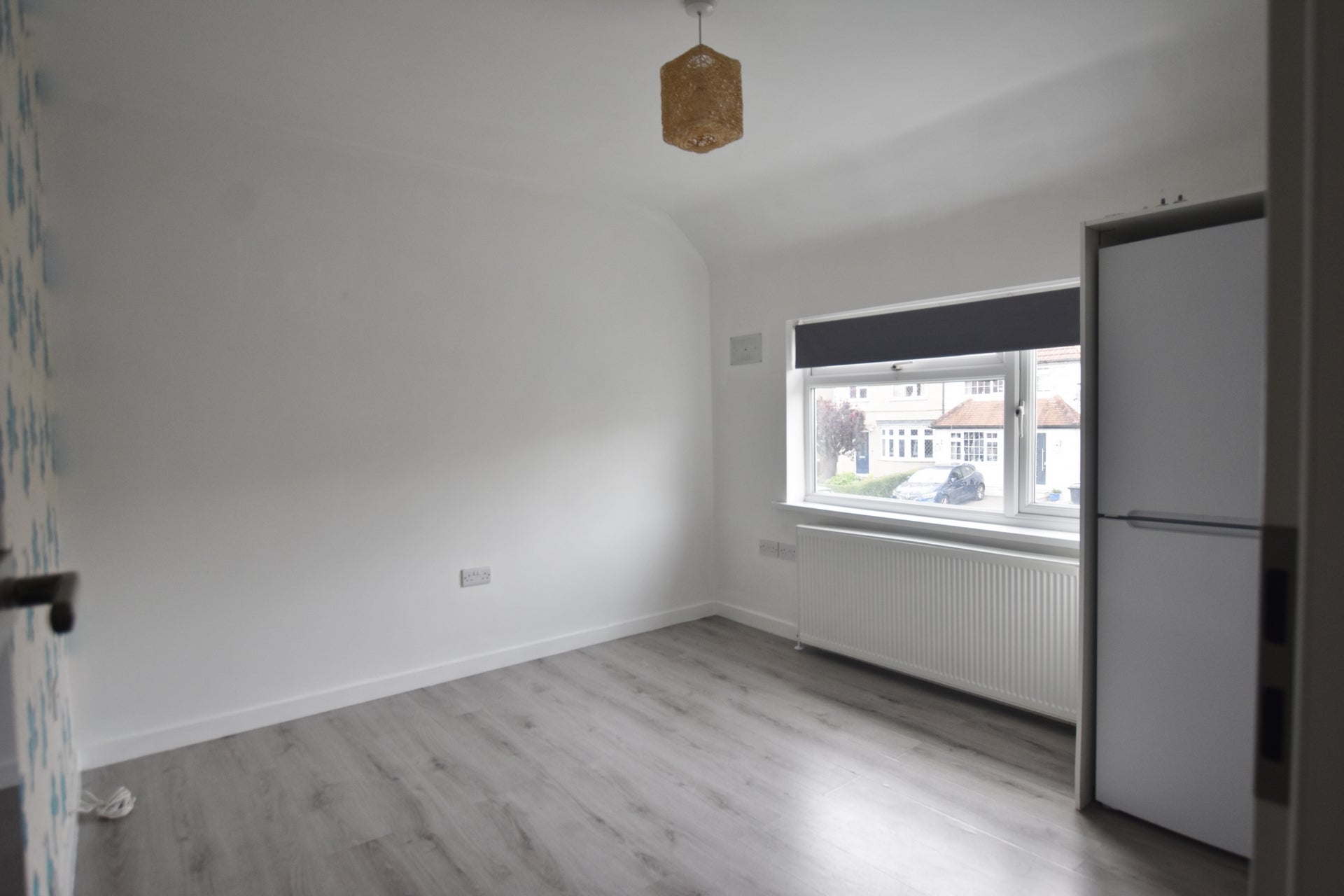 Flat Hazeltree Lane in London