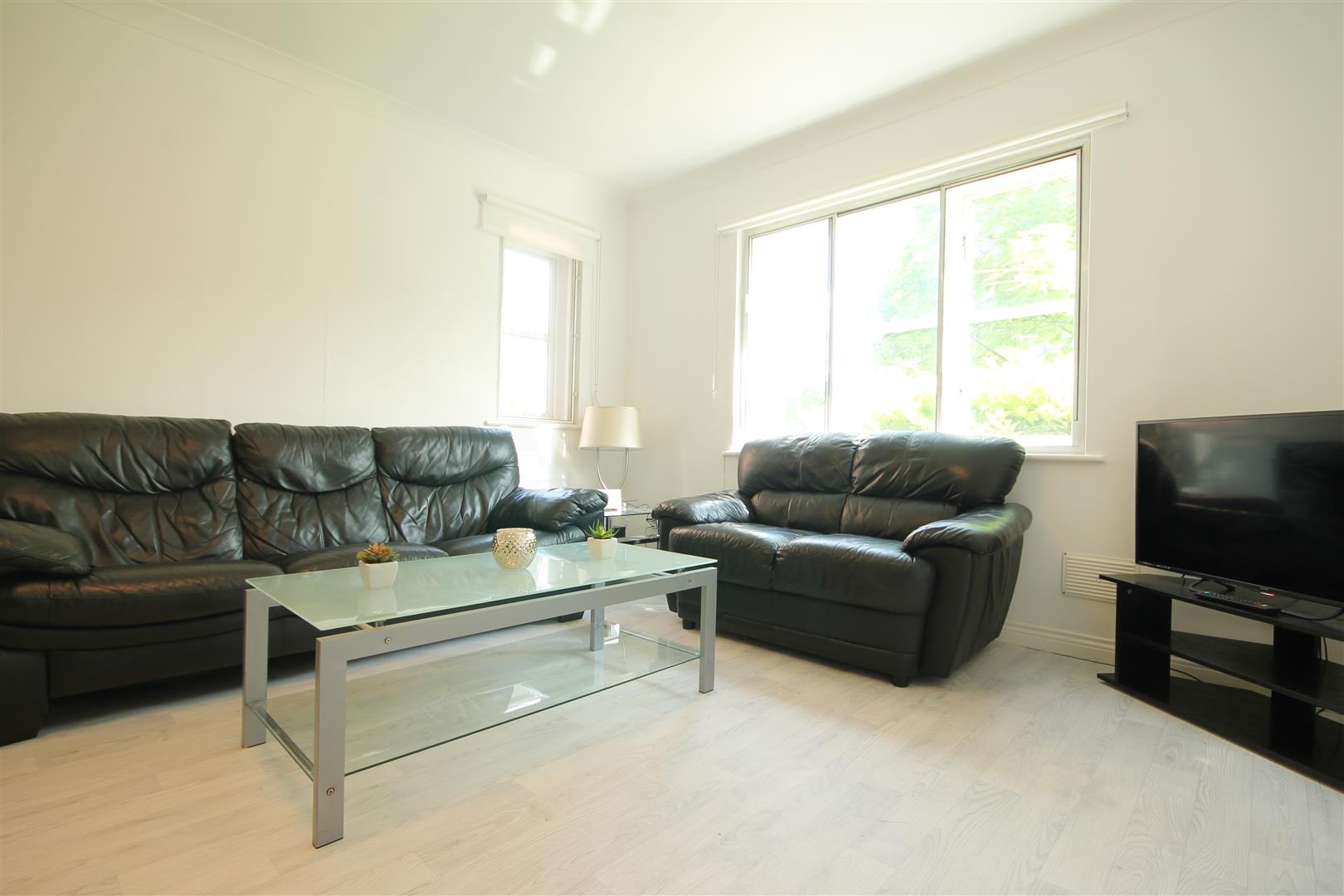 Flat Grenville Court in Cramlington