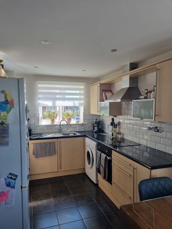 Flat Oaklands Road in Salford
