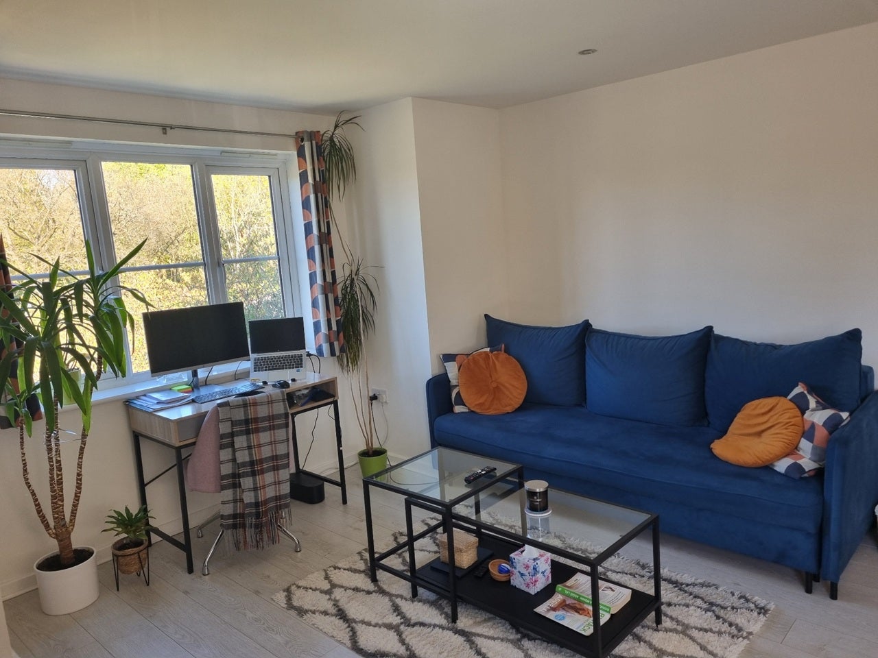 Flat Oaklands Road in Salford