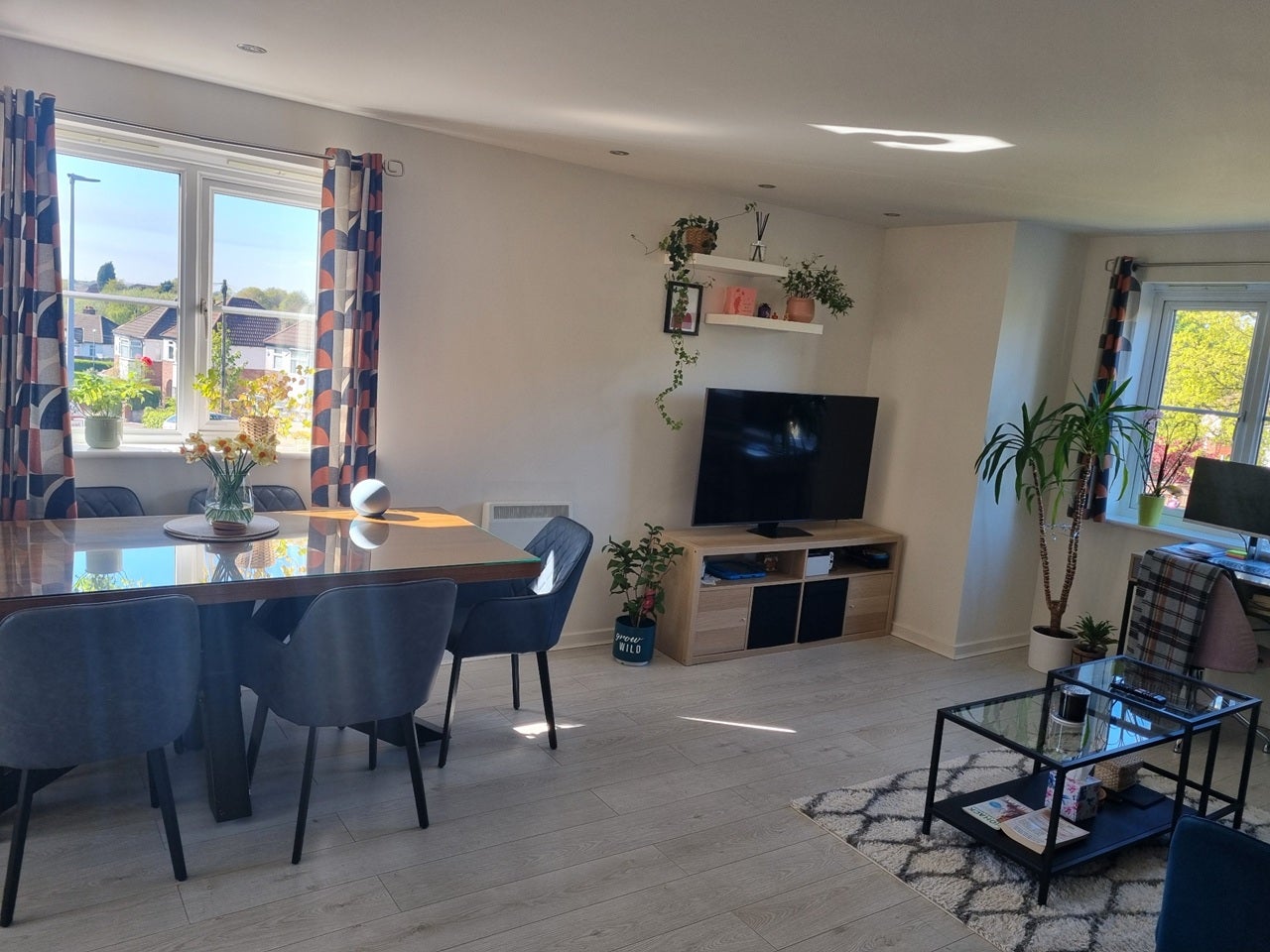 Flat Oaklands Road in Salford