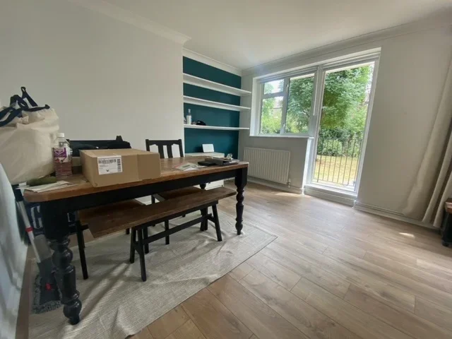 Flat Bromfelde Road in Greater London