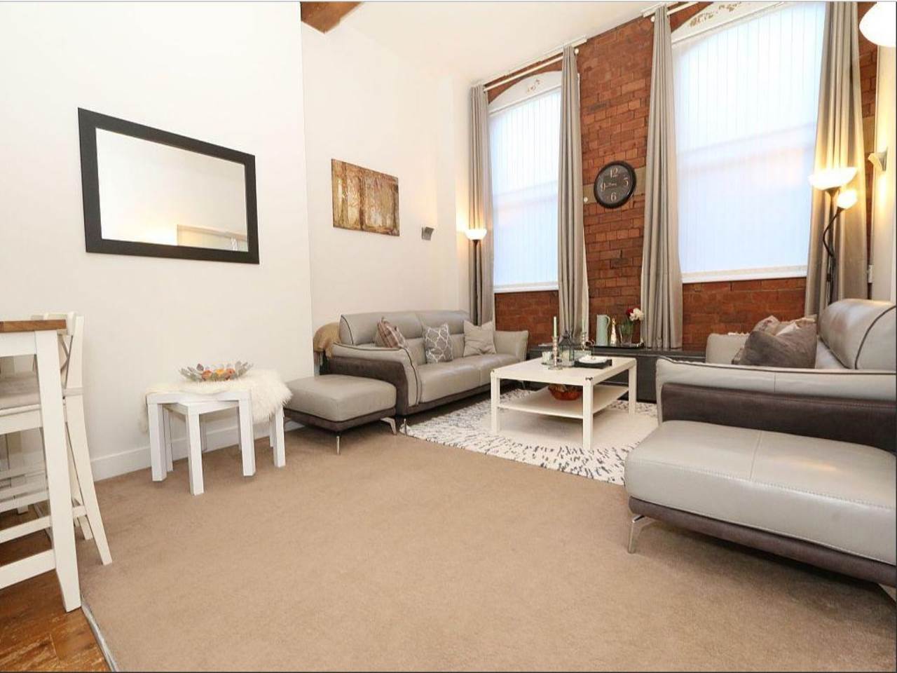 Flat Scoresby Street in Bradford