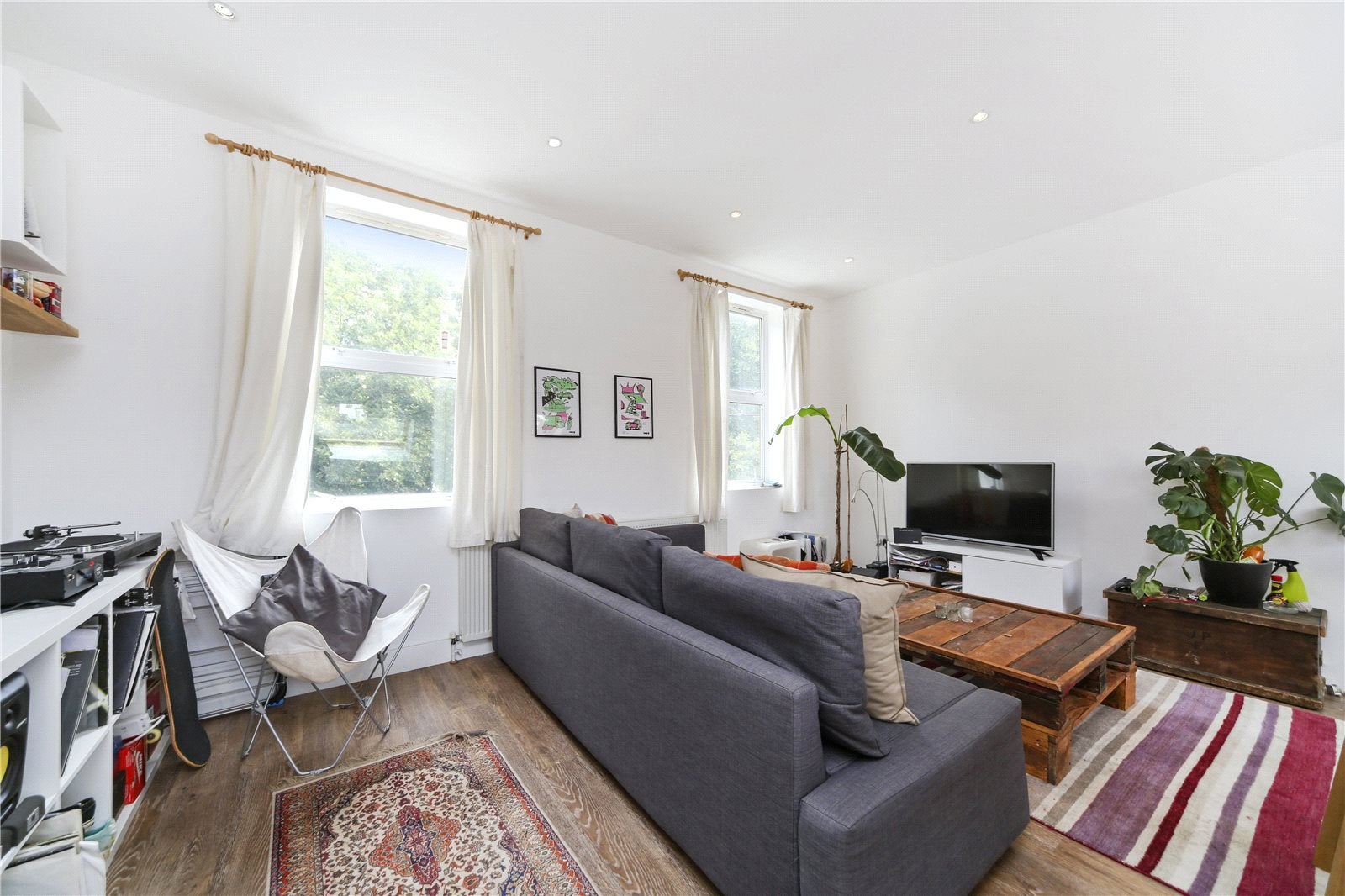 Flat Hawley Road in Greater London