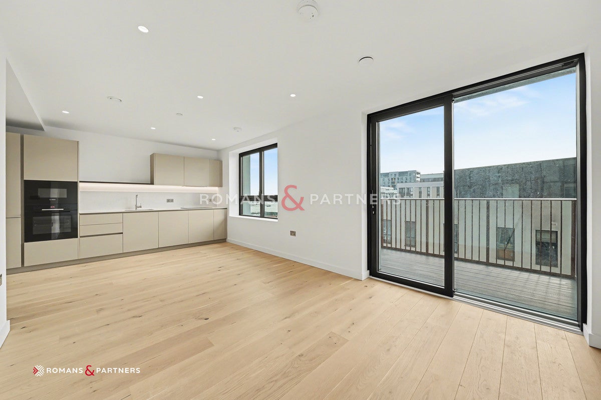 Flat Chandlers Avenue in Greater London