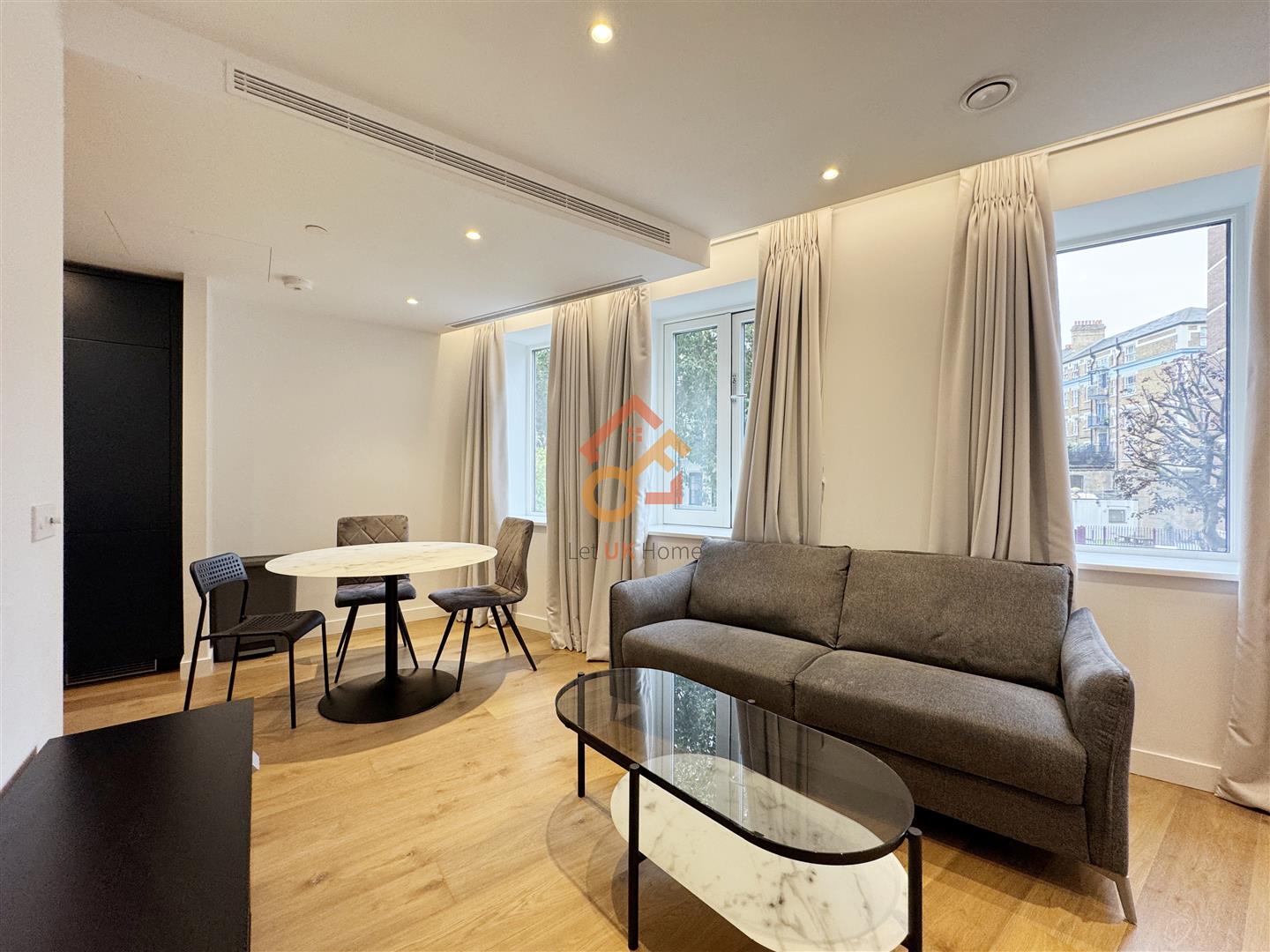 Flat Mount Pleasant in Greater London