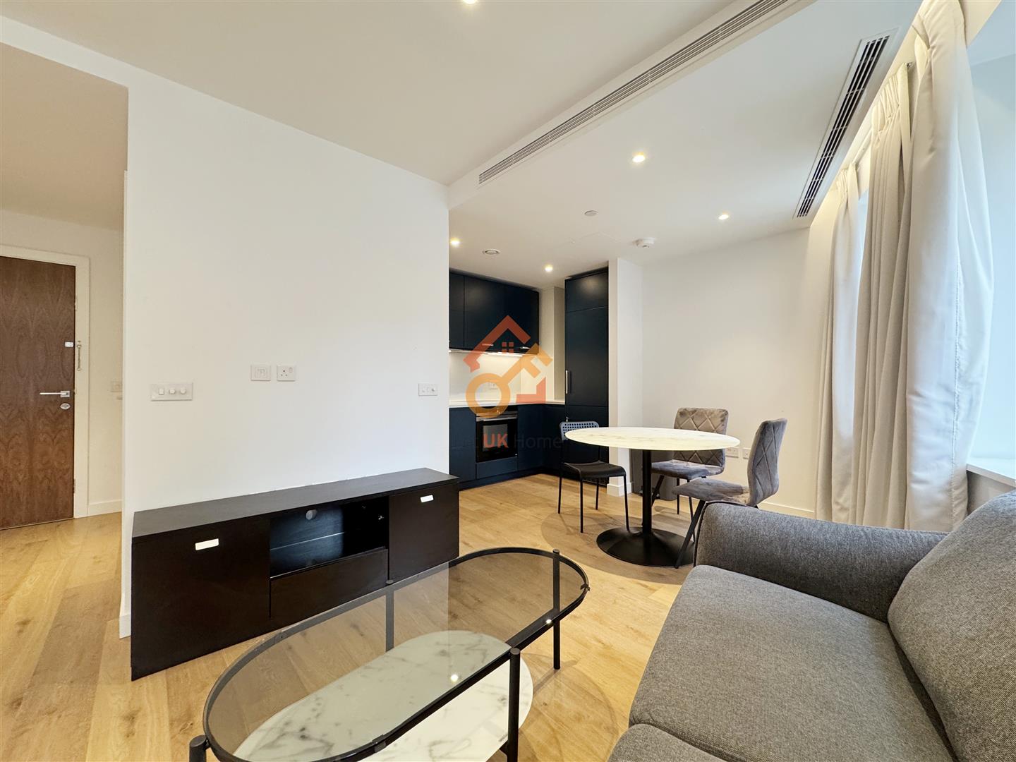 Flat Mount Pleasant in Greater London
