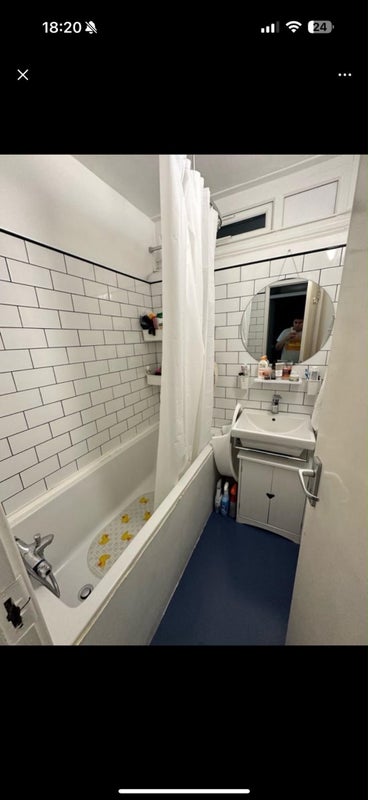 Flat Chilton Grove in Greater London