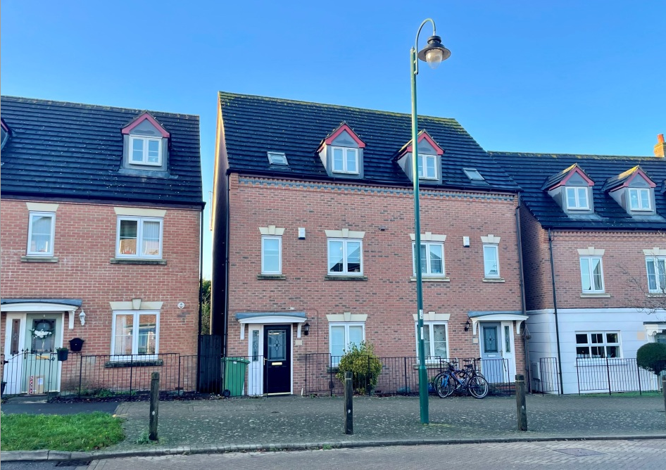 Flat Bewick Place in Peterborough