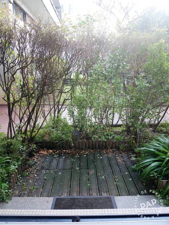 Flat Rue Antoinette Fouque in Paris