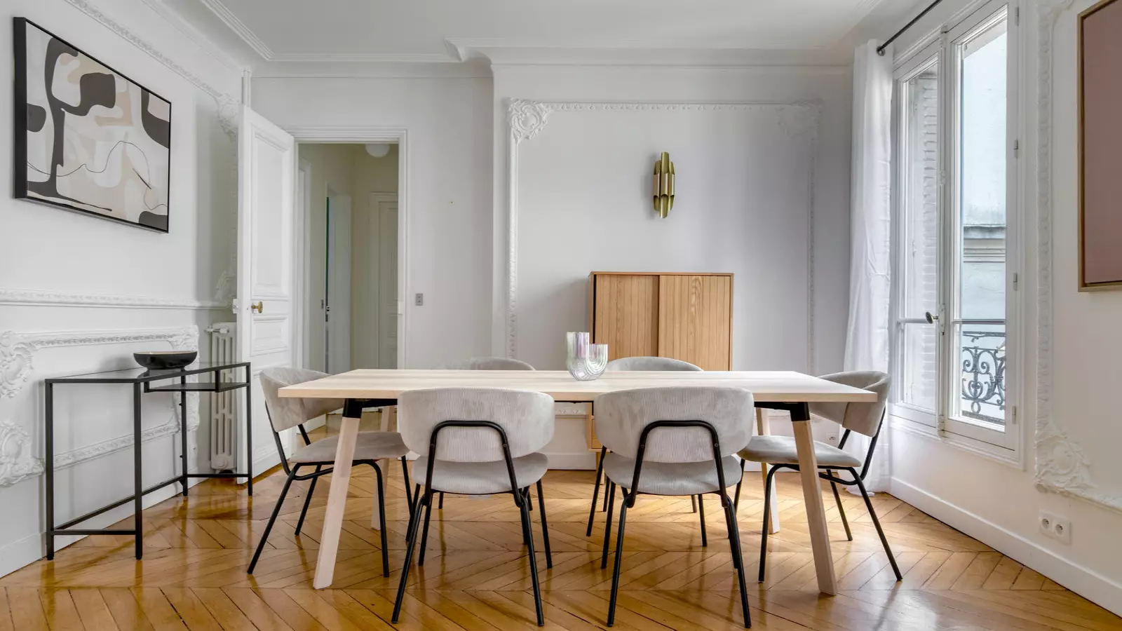 Flat Avenue Carnot in Paris