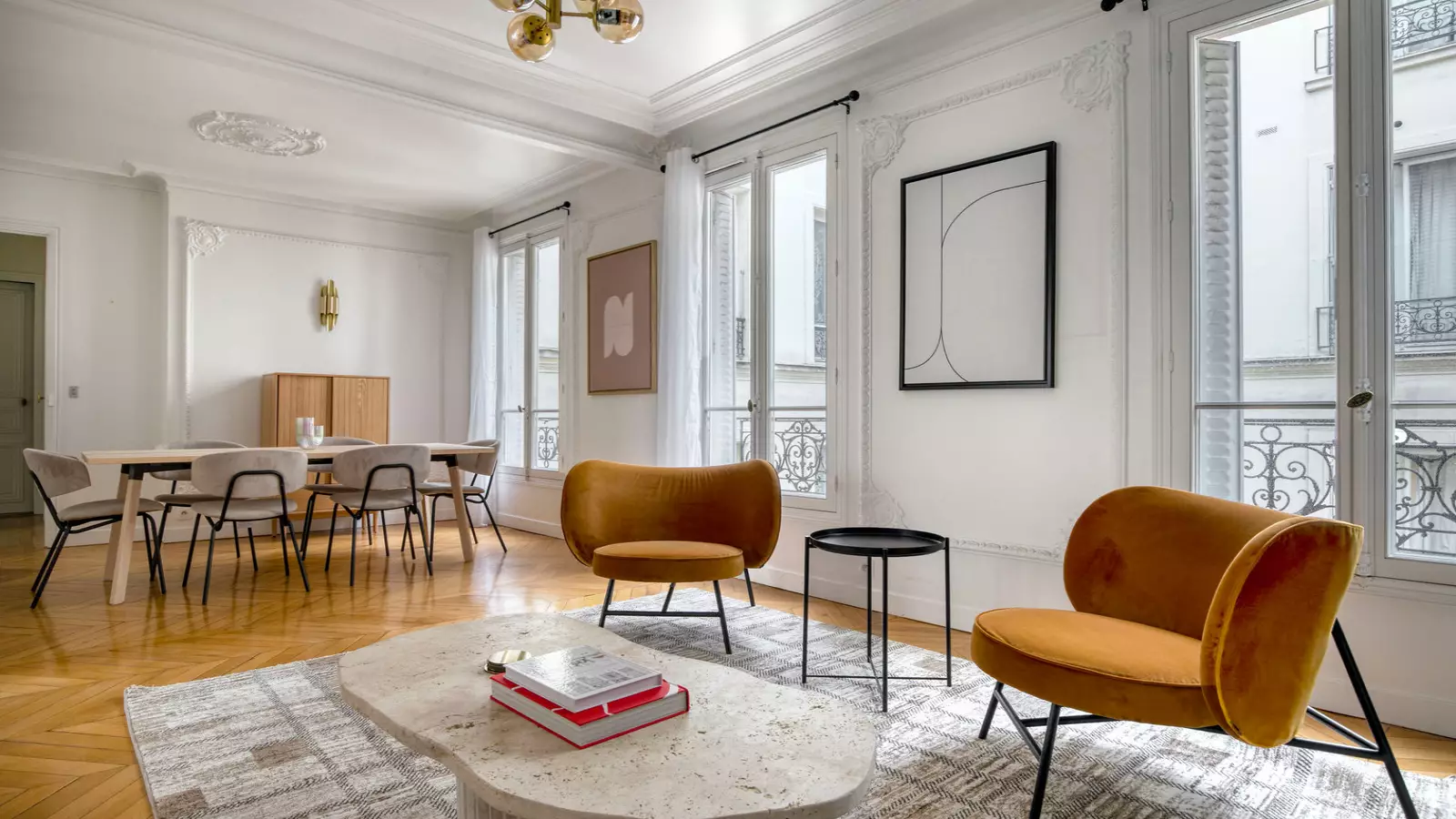 Flat Avenue Carnot in Paris