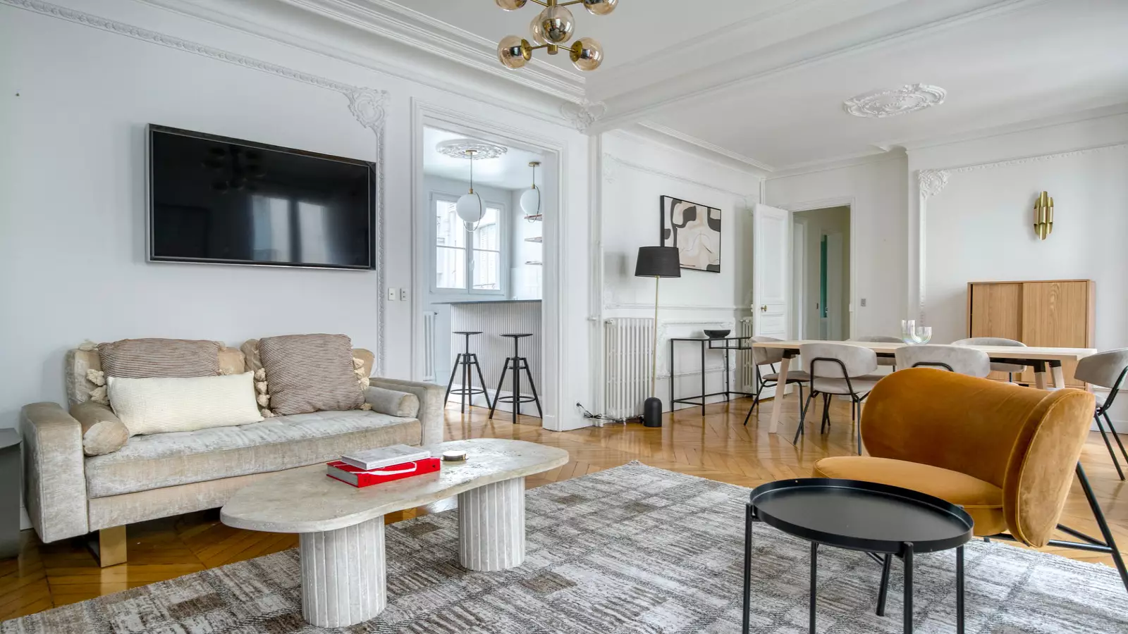 Flat Avenue Carnot in Paris