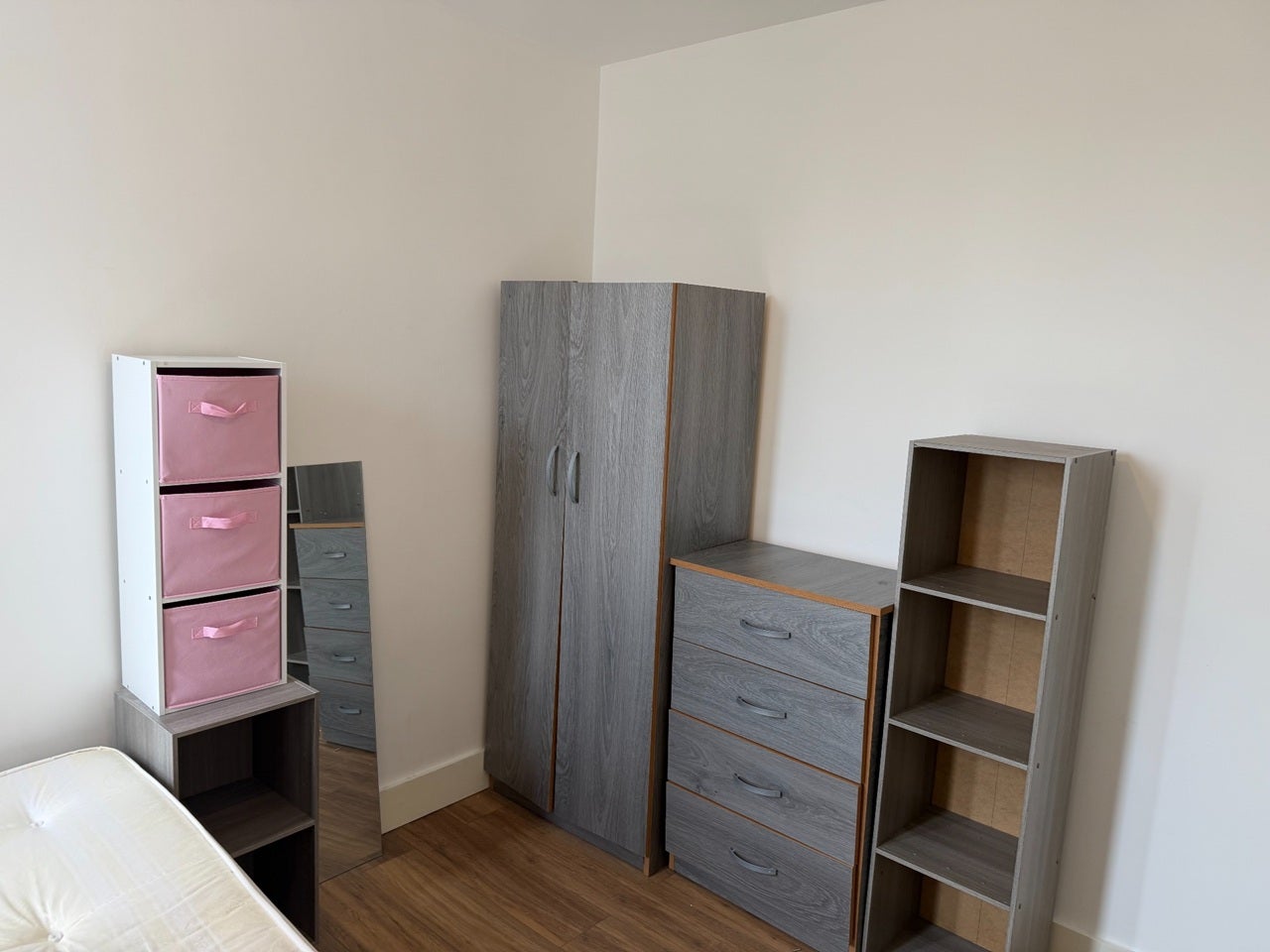 Room Frith Road in Greater London