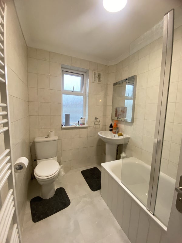 Room Lavender Grove in Greater London