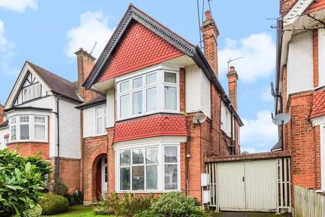 Flat Effingham Road in Walton on Thames