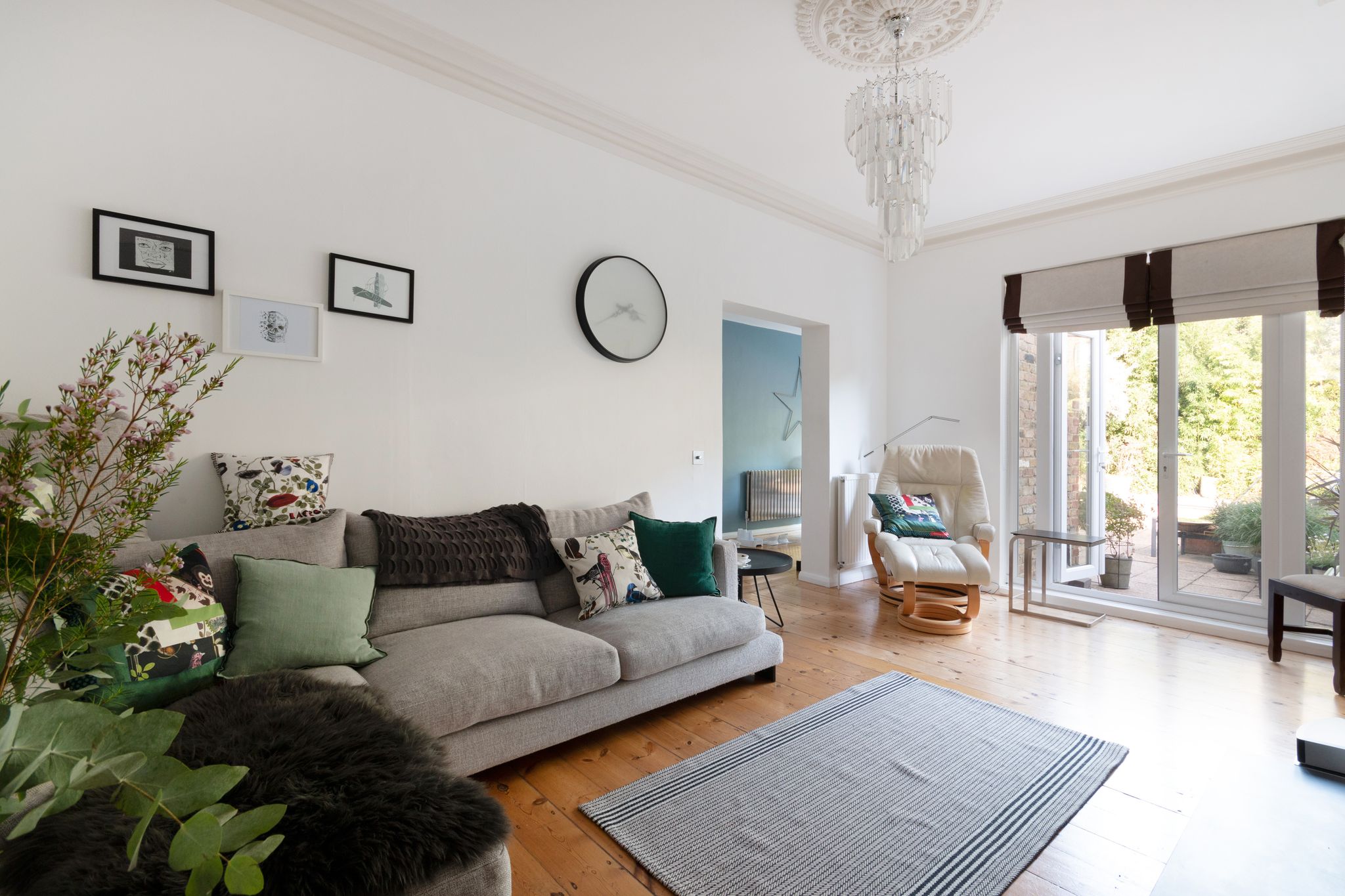 Flat Thornton Avenue in Greater London