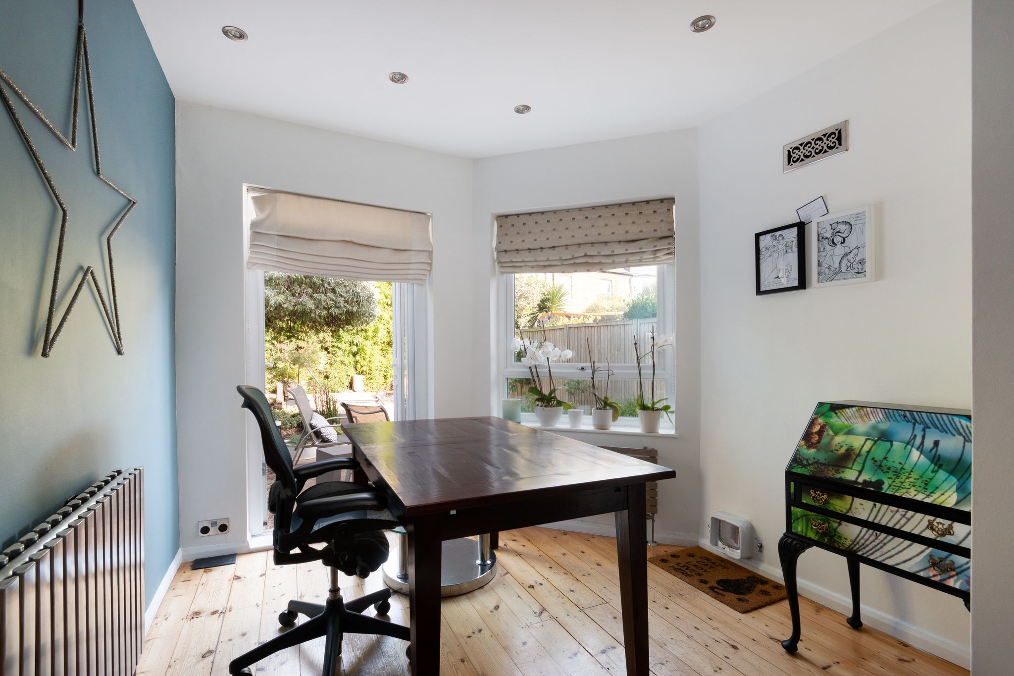 Flat Thornton Avenue in Greater London