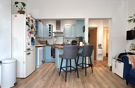 Flat Oakfield Road in Greater London