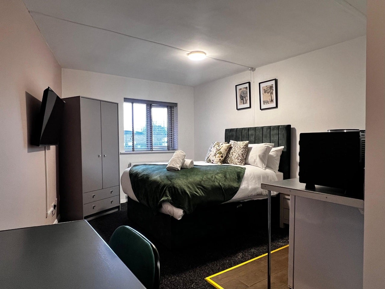 Flat Whitwood Lane in Wakefield