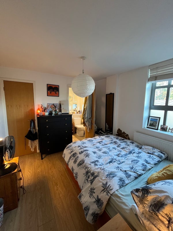 Room Brixton Hill in Greater London