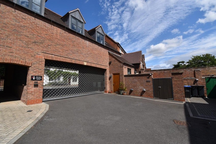 Flat New Street in Kenilworth