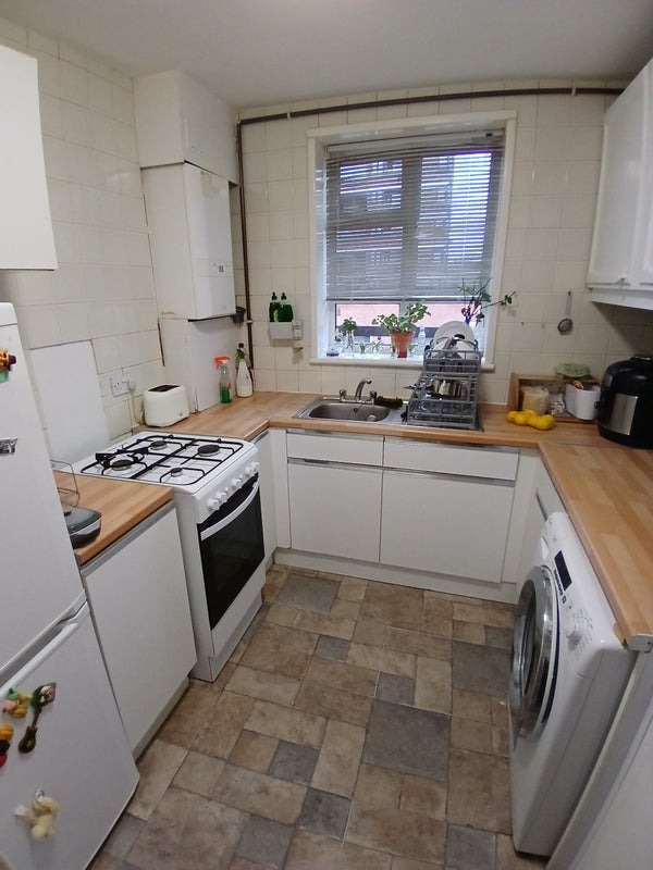 Room Lomond Grove in Greater London