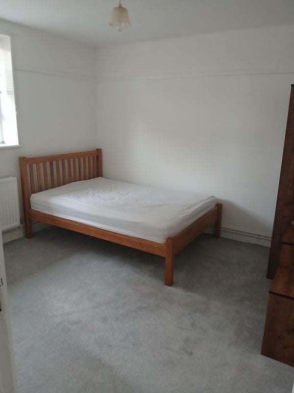 Room Lomond Grove in Greater London