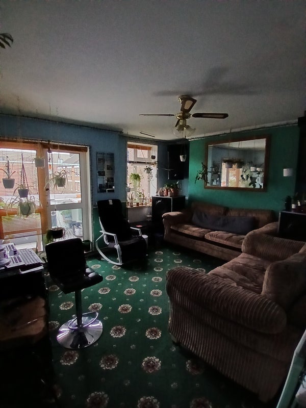 Room Lomond Grove in Greater London