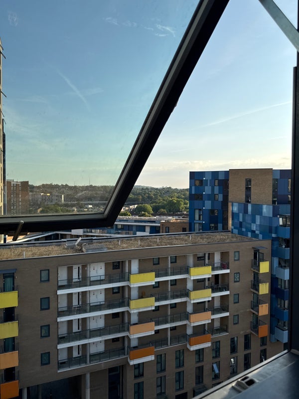 Room Larkwood Avenue in Greater London