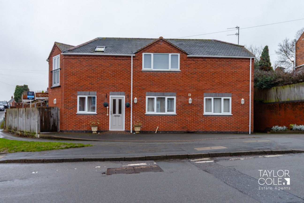 Flat Fairfields Hill in North Warwickshire