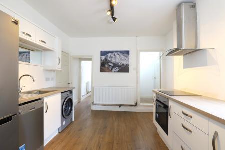 Room Shaw Street in Newcastle-under-Lyme