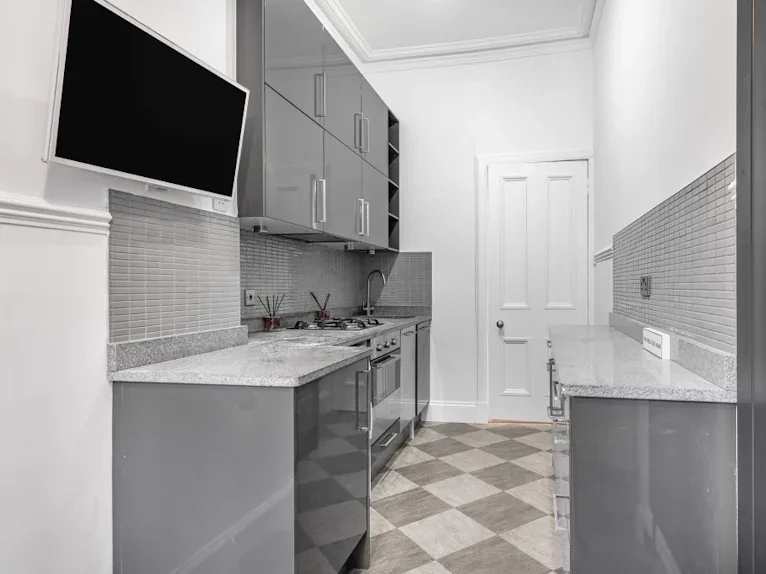 Flat Saxe-Coburg Street in City of Edinburgh