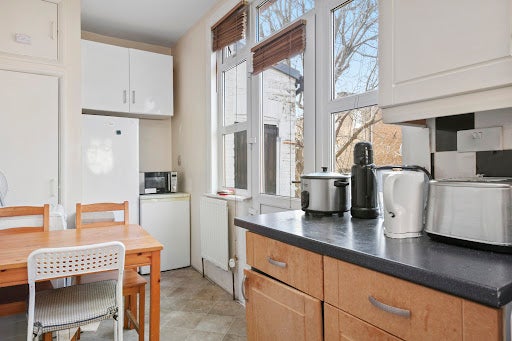 Room Amherst Road in Greater London