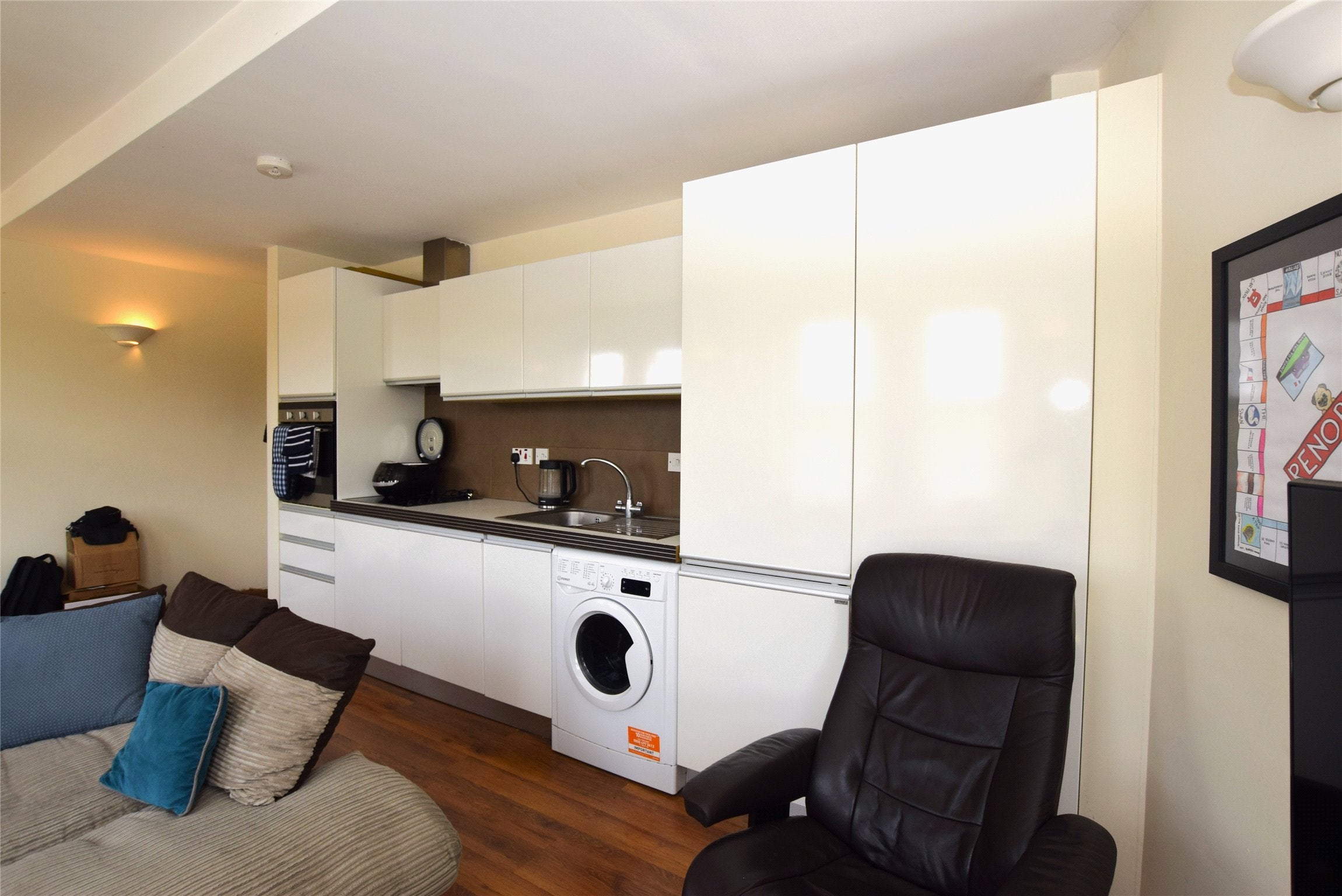 Flat Wimbledon Park Road in Greater London
