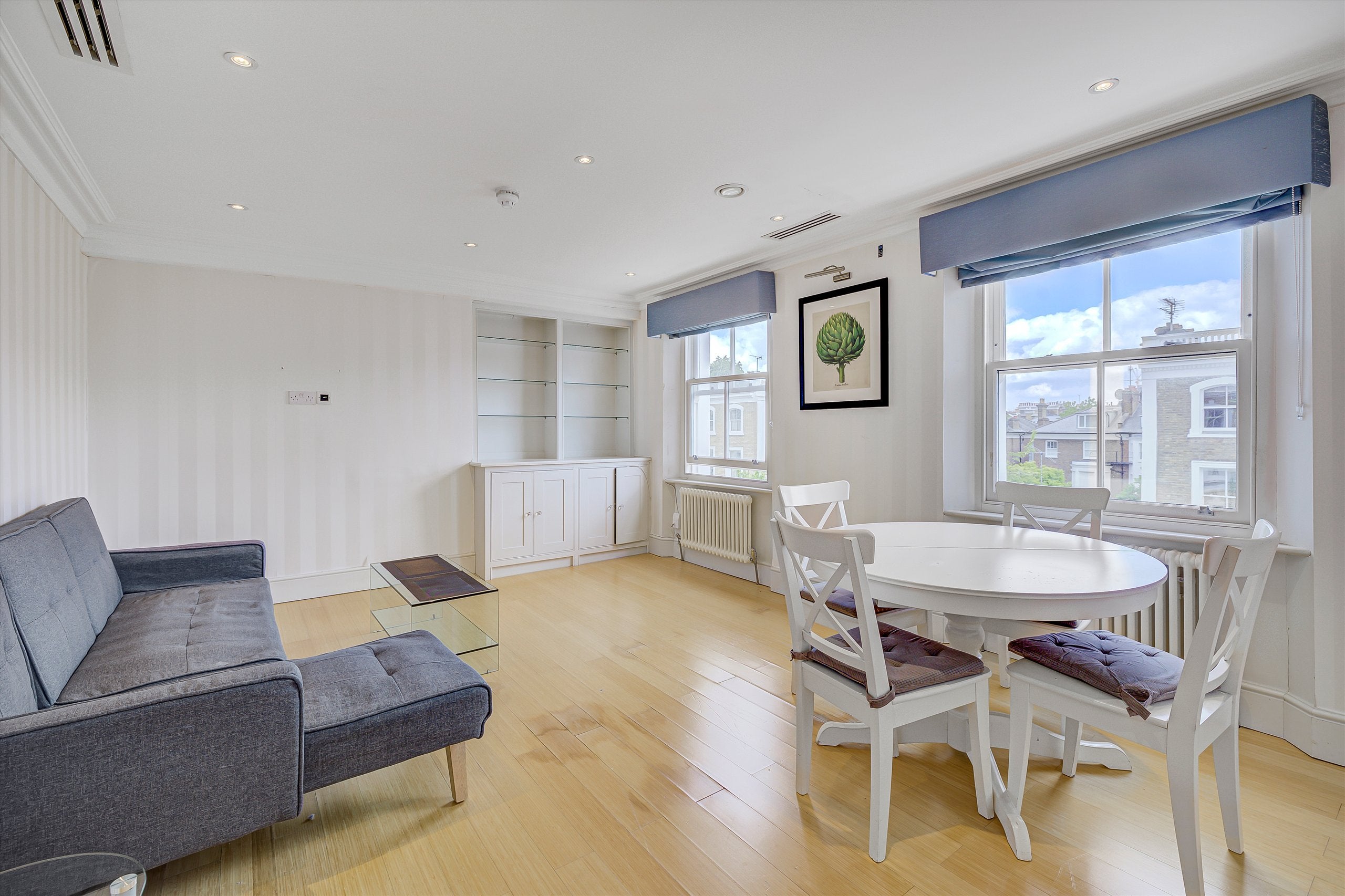 Flat Cathcart Road in Greater London