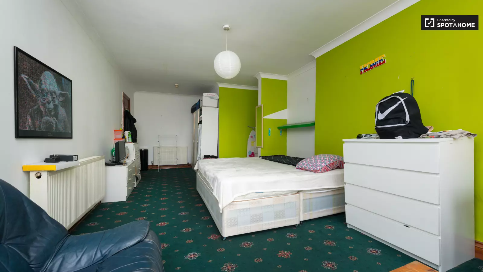 Room Willesden Lane in Greater London