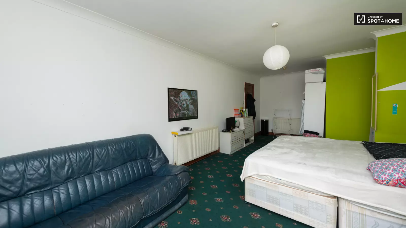 Room Willesden Lane in Greater London
