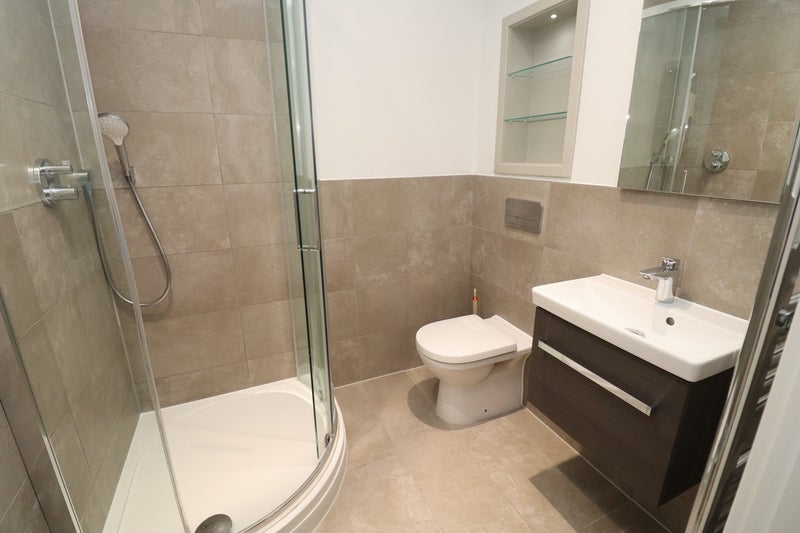 Room Atlantic Crescent in Greater London