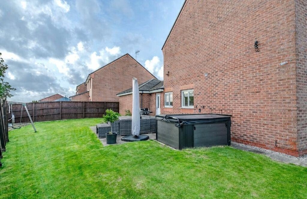 House Dam Wood Close in Chorley