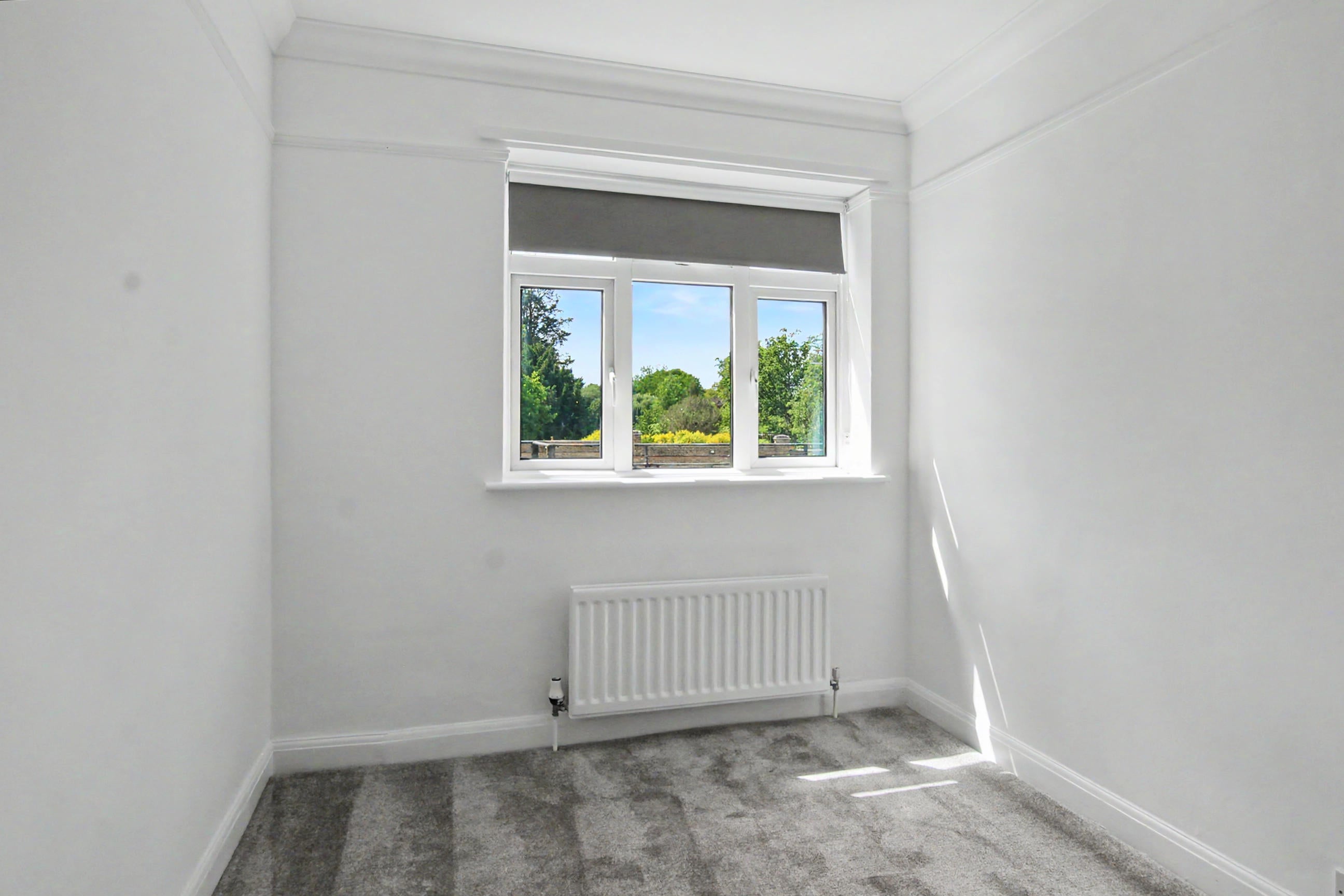 Flat Honeybourne Road in Greater London